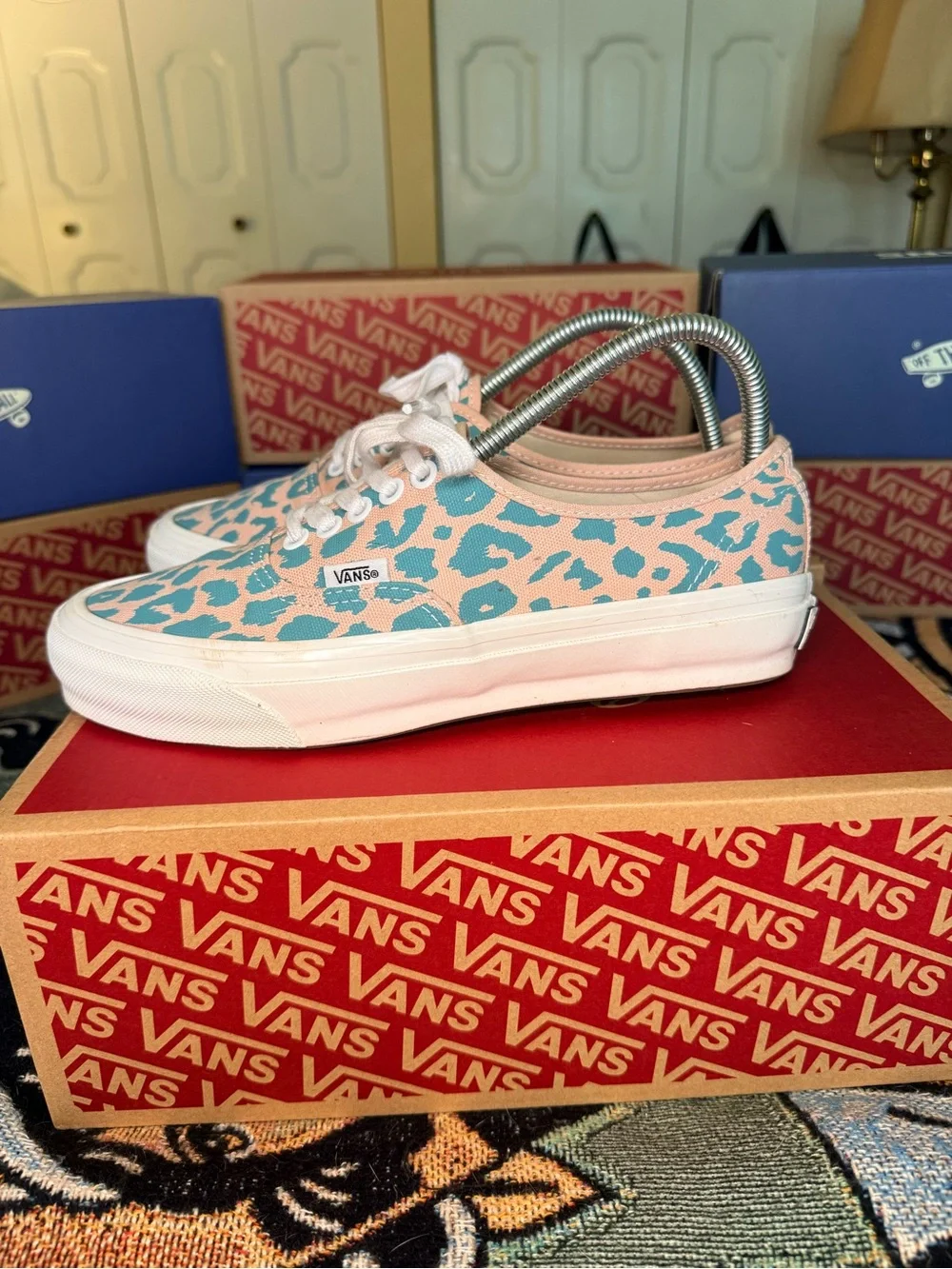 Vans low top